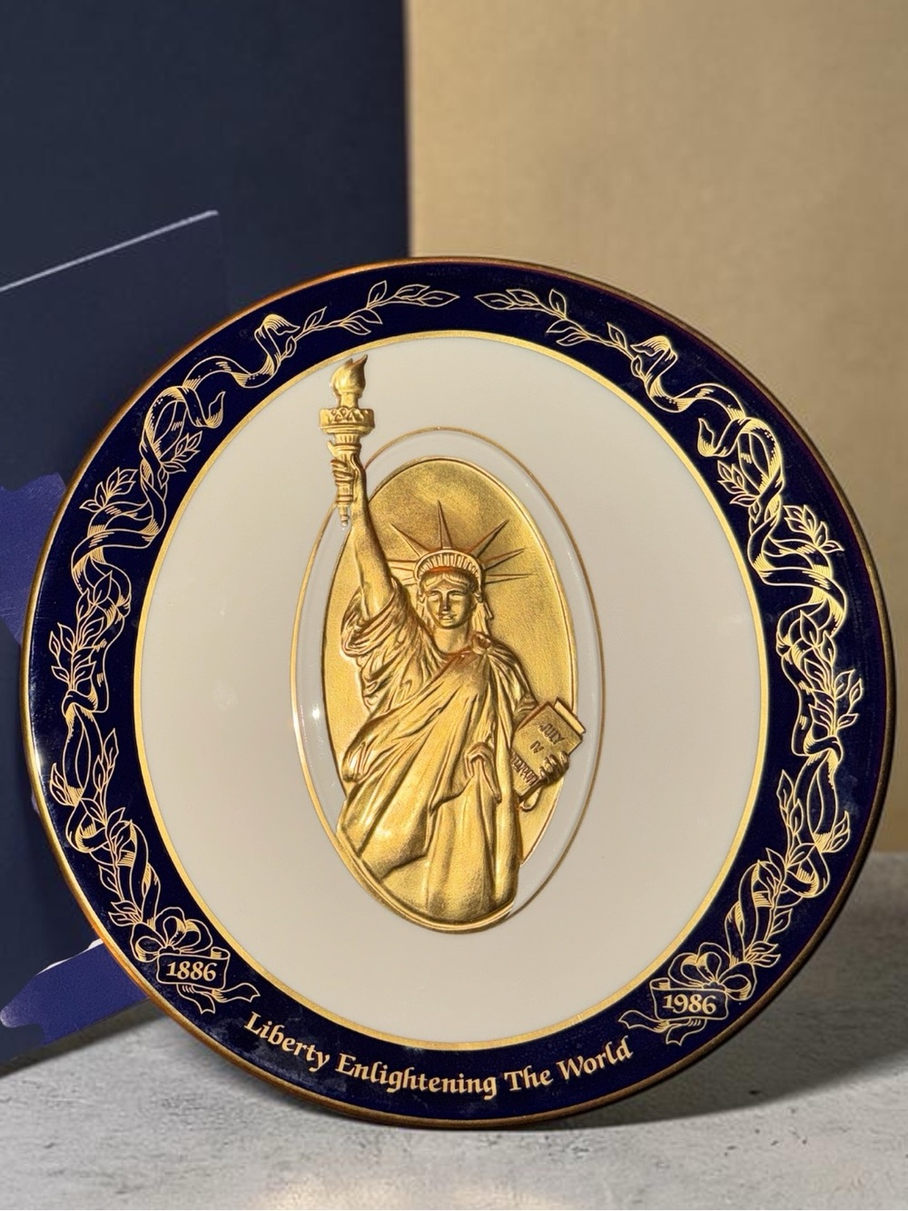 Pickard China Statue of Liberty Commemorative Plate 1986 24K Gold Edition #1525